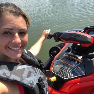 Meet your Posher, Jasmine